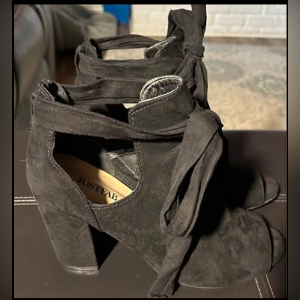 JustFab Women's Black Heeled Shoes Size 9